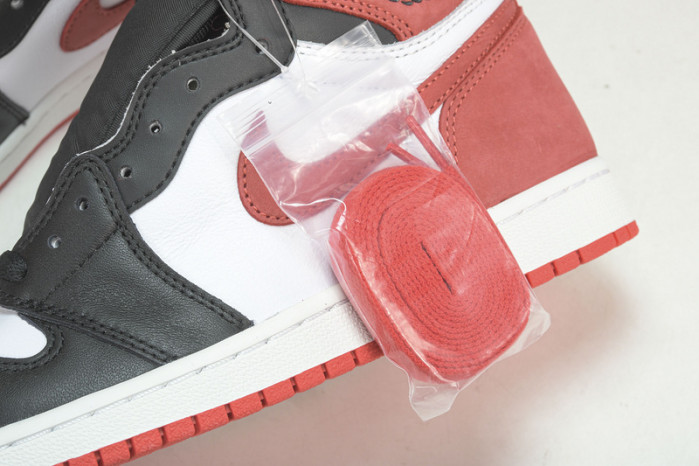 Jordan 1 Retro High Track Red - 555088-112