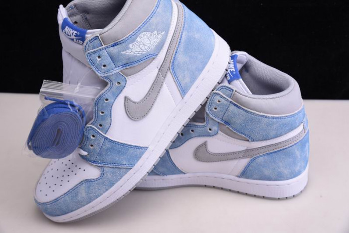 Air Jordan 1 Hyper Royal 555088-402