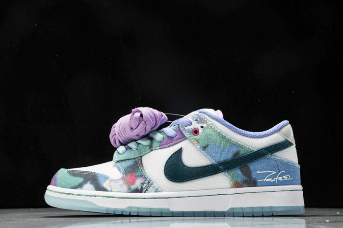 Futura Laboratories x Dunk Low SB ''Bleached Aqua'' HF6061-400