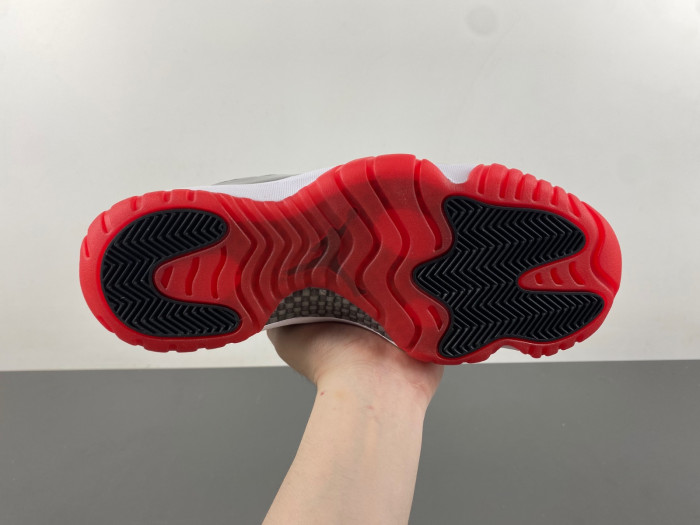Jordan 11 Bulls white red CT8012-106