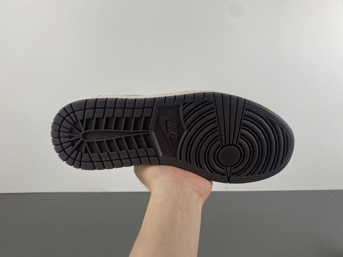 Travis Scott x Air Jordan 1 Low OG- LX1988-100