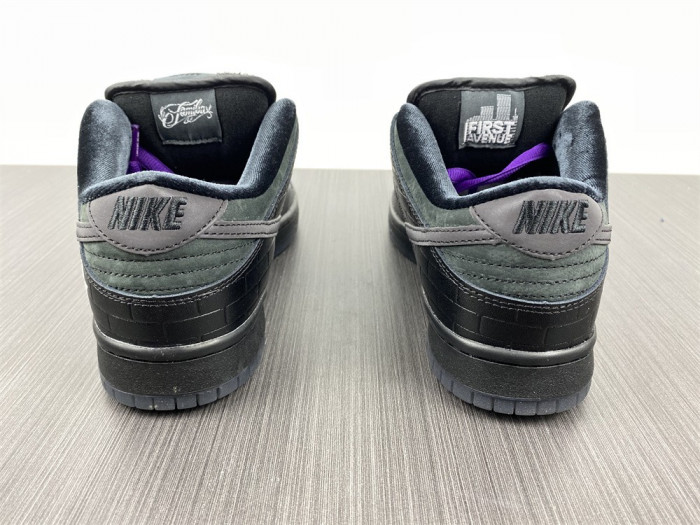Familia Nike SB Dunk Low First Avenue Prince DJ1159-001
