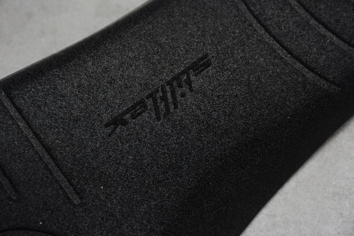 BL TRIPLE S W09O5-1005