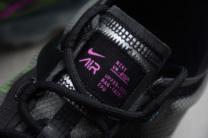 Air VaporMax 2019 Premium Black Active Fuchsia Photo Blue AT6810-001