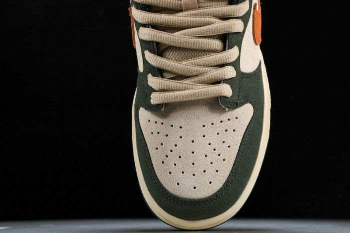Nike SB Dunk Low Eire  - 304292-185