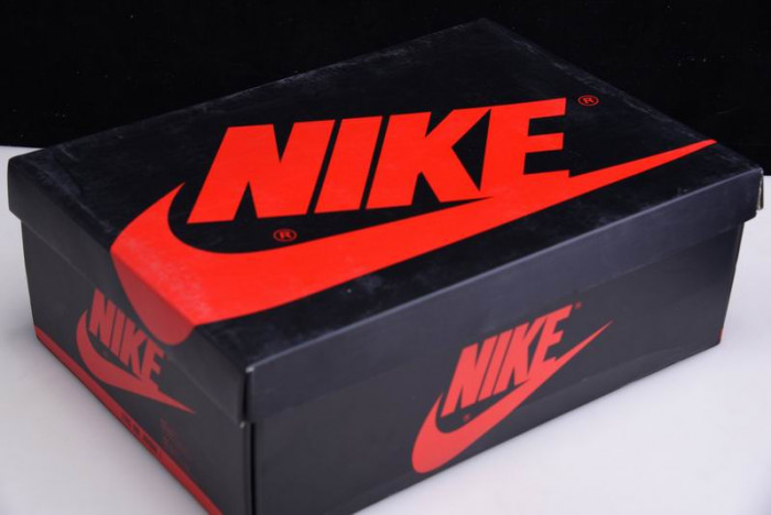 Jordan 1 Retro High Black Metallic Gold (2020) - 555088-032