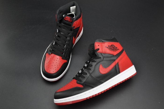 Air Jordan 1 Retro High OG “Banned” red mens  555088-001