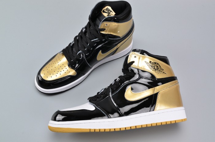 Air Jordan 1 Retro High OG NRG ComplexCon “Top 3 Gold” 861428-001
