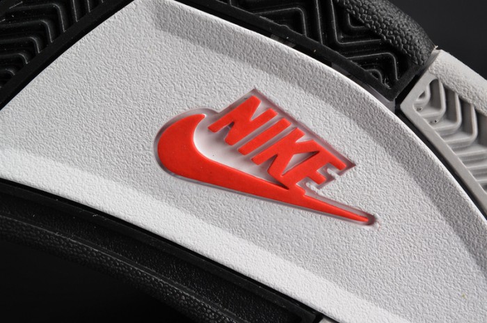 Air Jordan 4 OG “White Cement”  840606-192