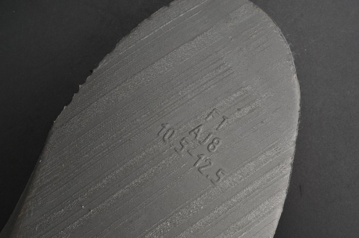 Air Jordan 4 OG “White Cement”  840606-192