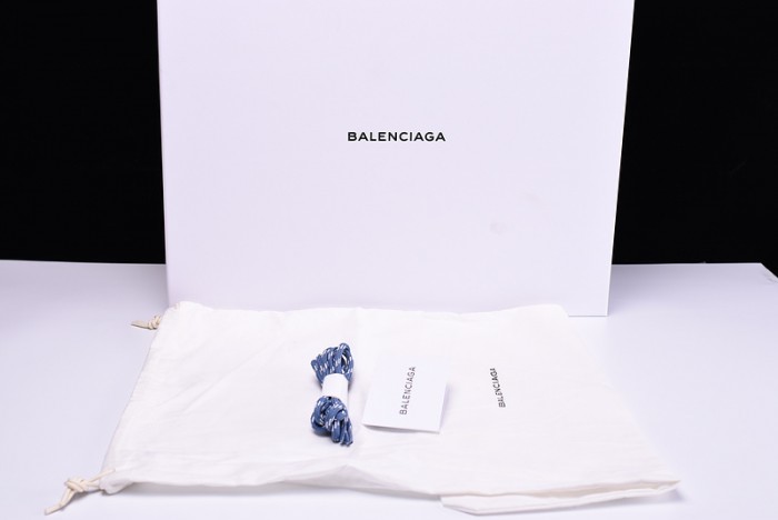 BL 17FW TRIPLE S“CREAM”  Washed Show Snea Grey  MENS 483513W06E