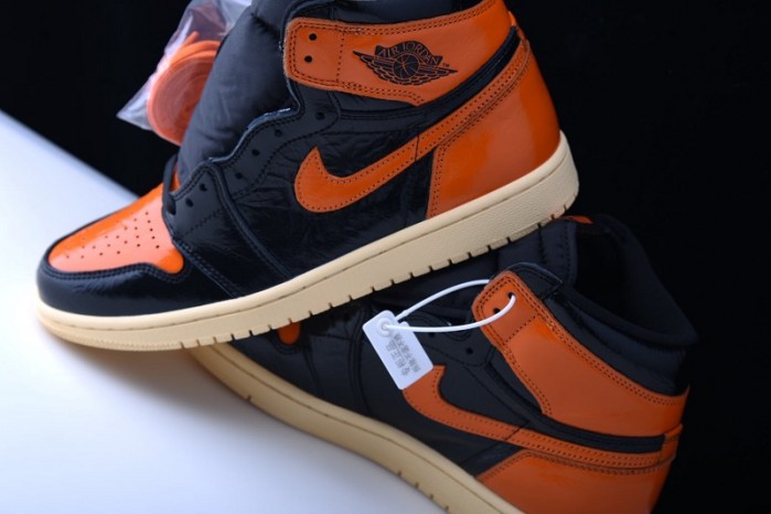 AIR JORDAN 1 SHATTERED BACKBOARD 3.0  555088-028