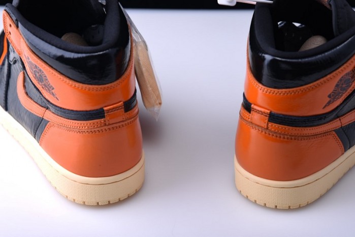 AIR JORDAN 1 SHATTERED BACKBOARD 3.0  555088-028